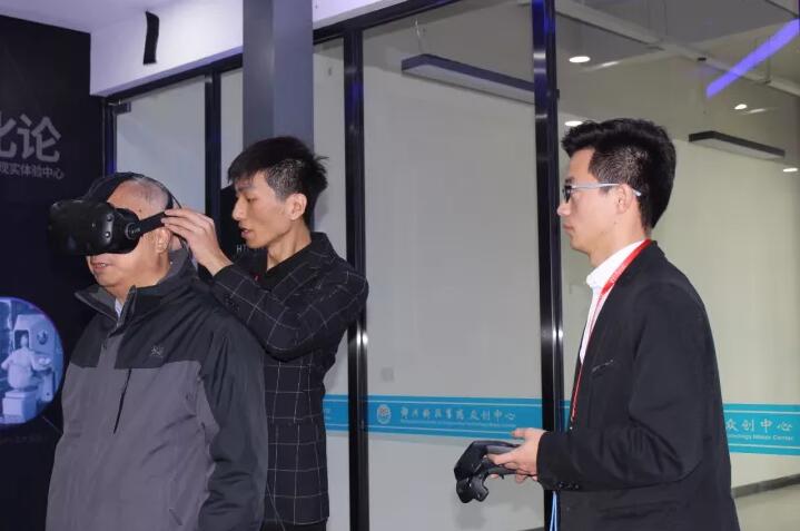 郑州科技学院泛IT学院迎来首次参观