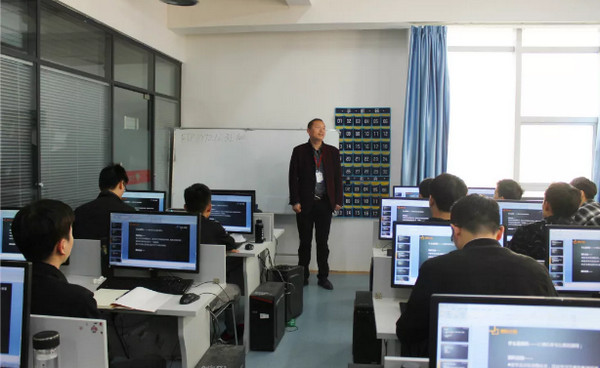 1553135218961623.jpg 配图5 HTML5讲师张老师详细介绍jpg.jpg